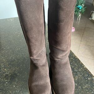 Chic Brown Suede Heeled Boots
